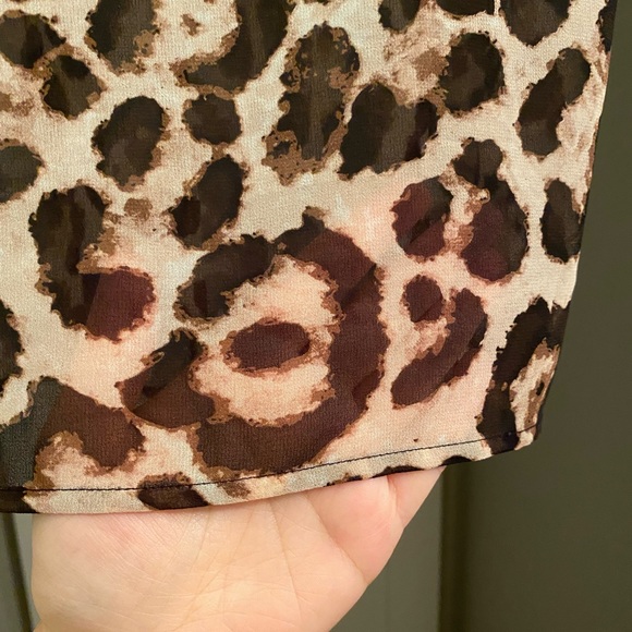 2 for $15 💥 Sheer Leopard Tank Top 🐆 - Picture 4 of 8